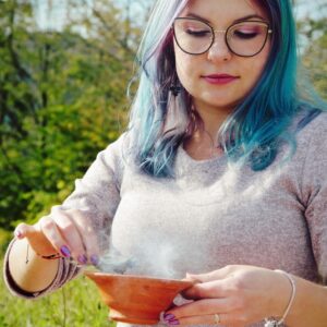 Oczyszczanie energetyczne wahadłem i kadzidłem