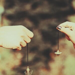 Odpowiedź wahadełkiem na pytanie TAK/NIE