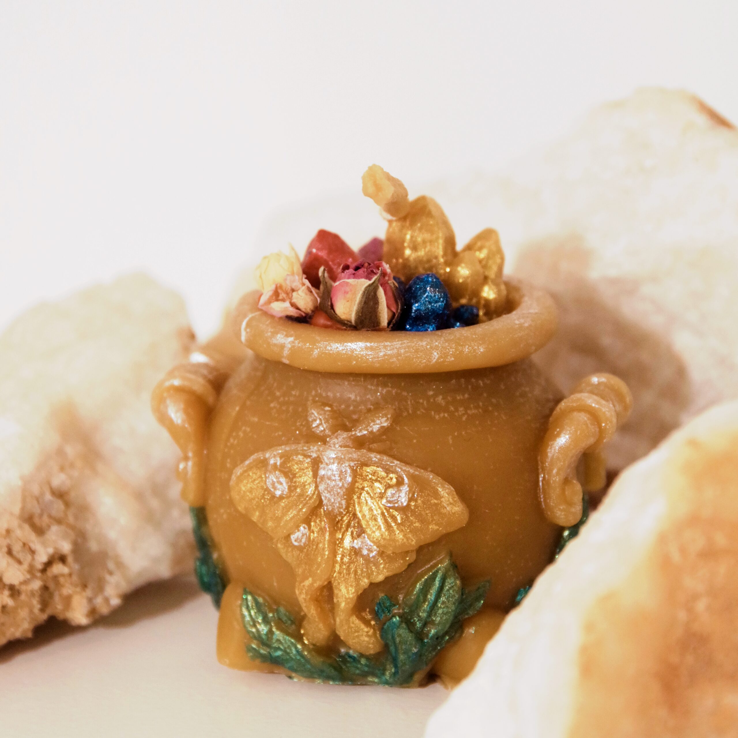 Kociołek w Naturalnym Kolorze Wosku – Szczęście i Błogosławieństwo - obrazek 3