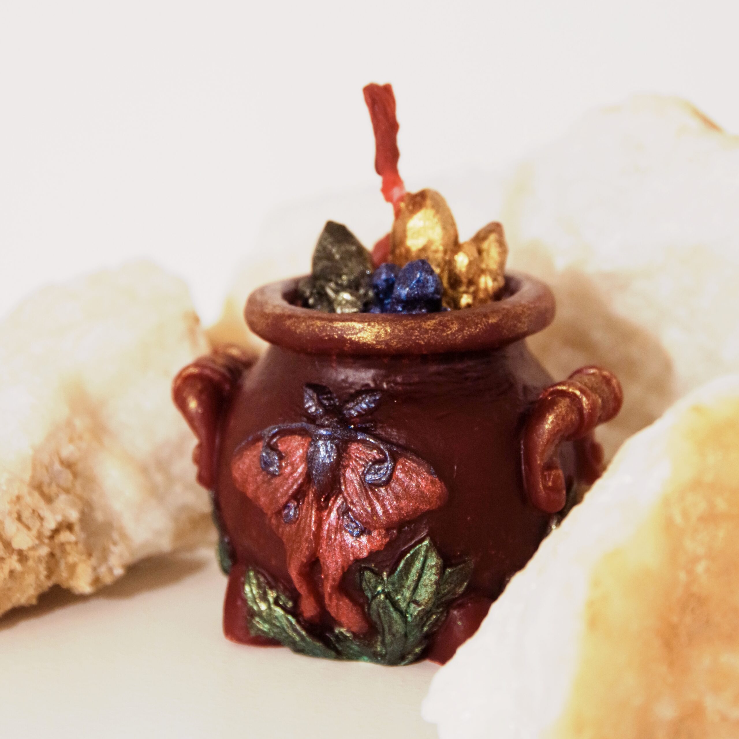 Czerwony Kociołek – Ochrona i Płomień Miłości